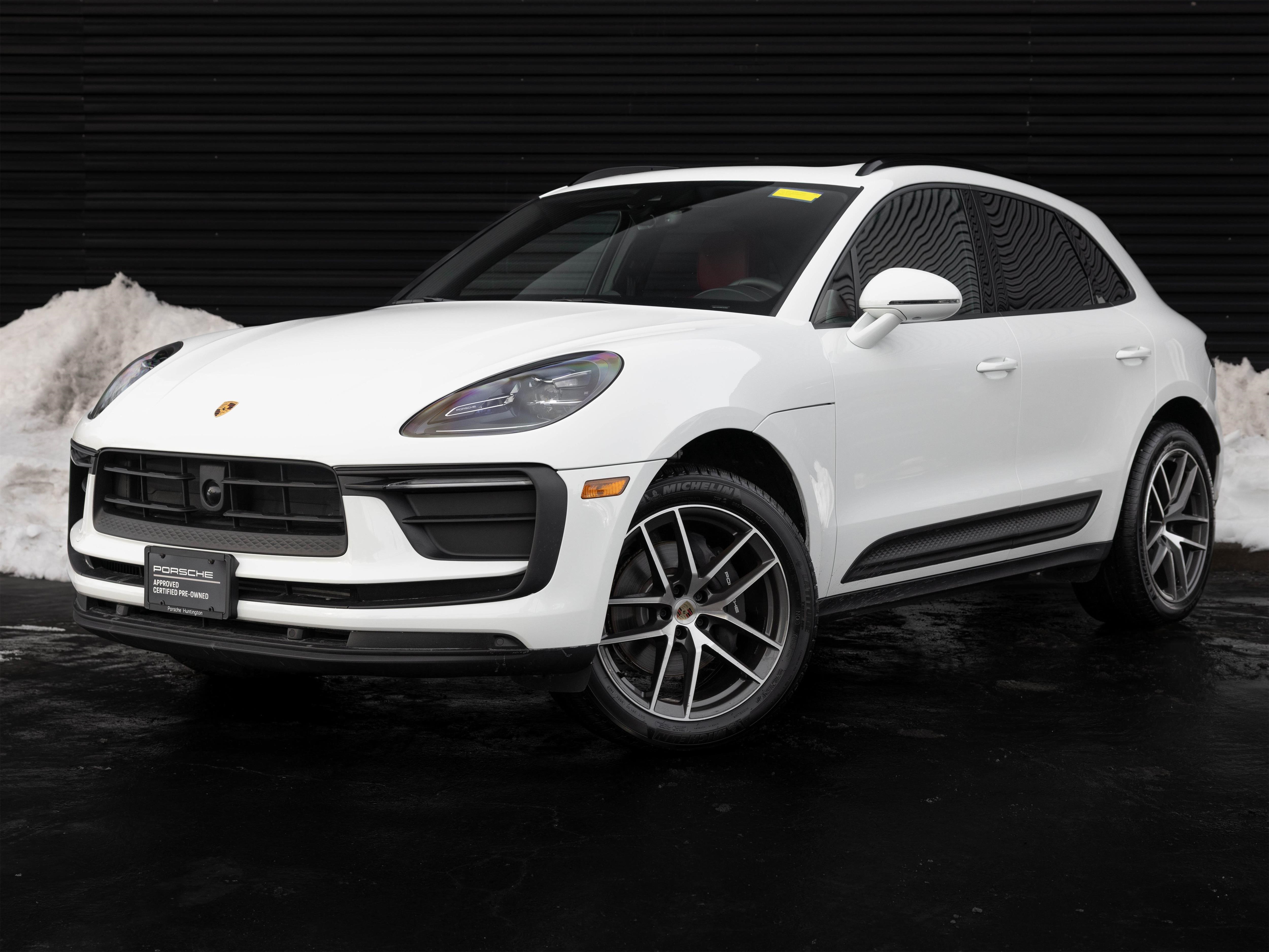 2025 Porsche Macan Base