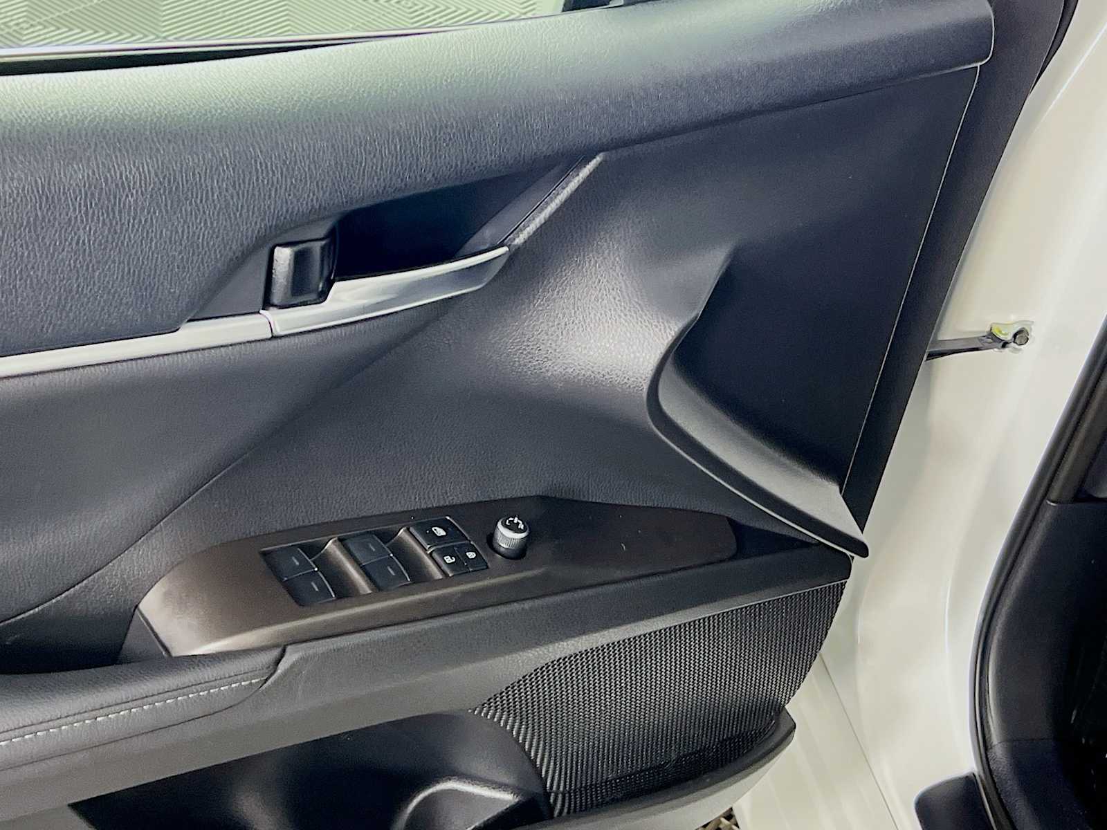 2023 Toyota Camry XLE photo 17