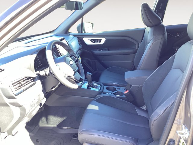 2025 Subaru Forester Touring photo 9