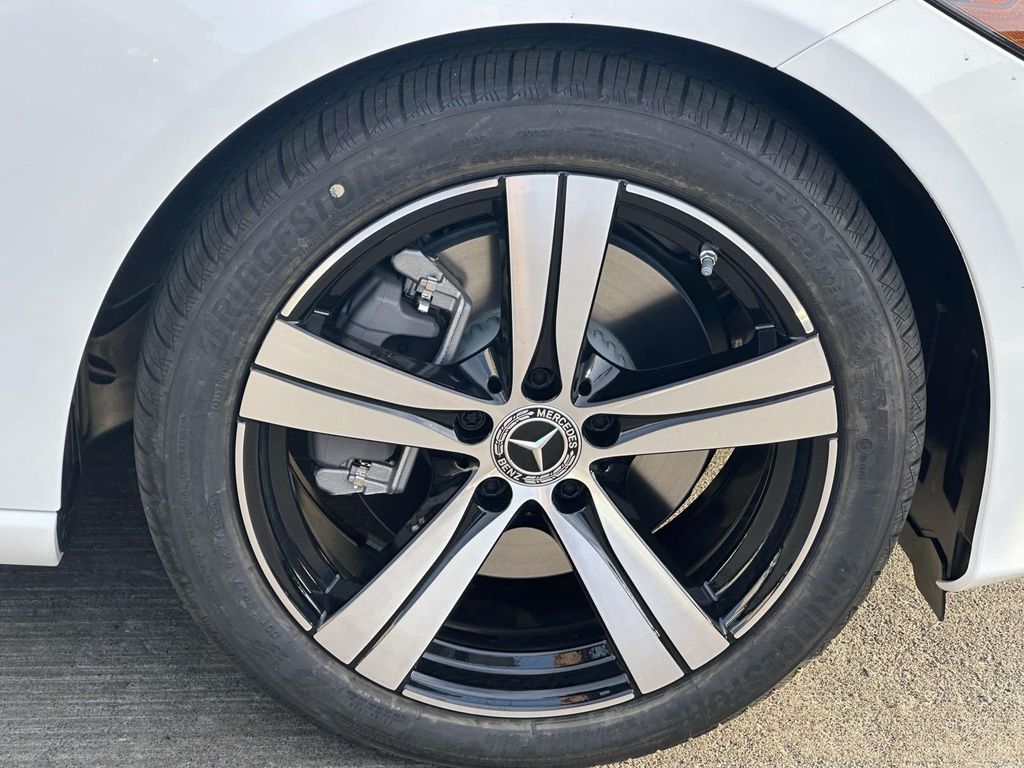 2025 Mercedes Benz C 300 photo 6