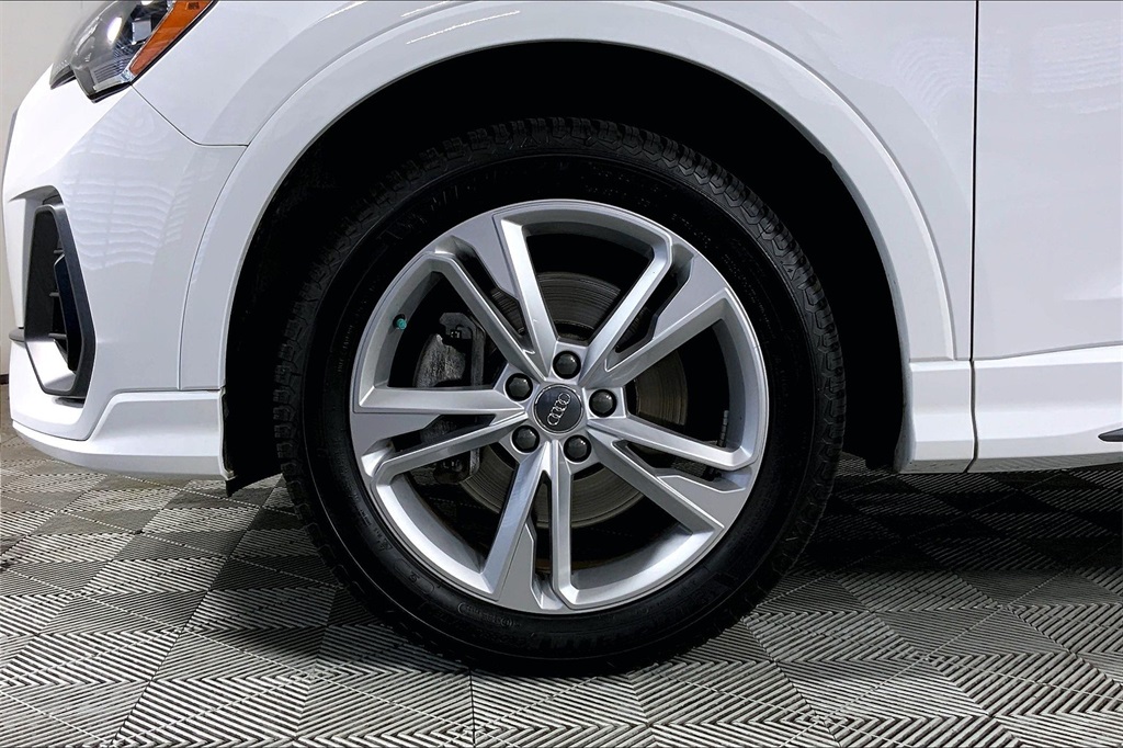 2020 Audi Q3 S line Premium photo 7