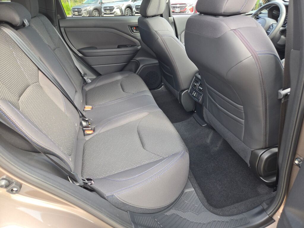 2025 Subaru Forester Premium photo 6