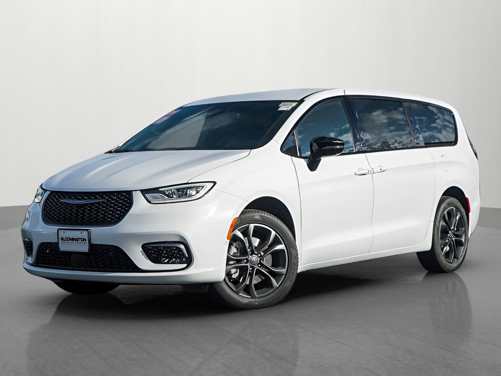 2026 Chrysler Pacifica Select's photo