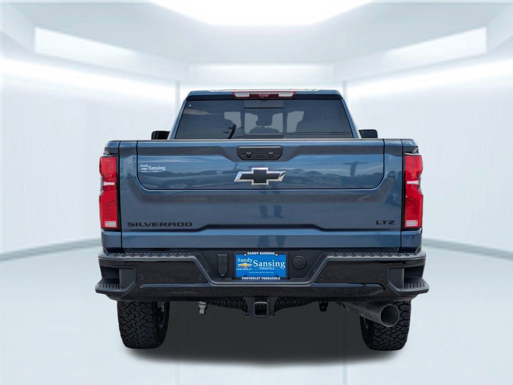 2025 Chevrolet Silverado 2500HD LTZ photo 4