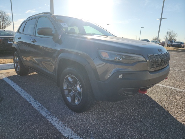 2019 Jeep Cherokee Trailhawk Elite's photo