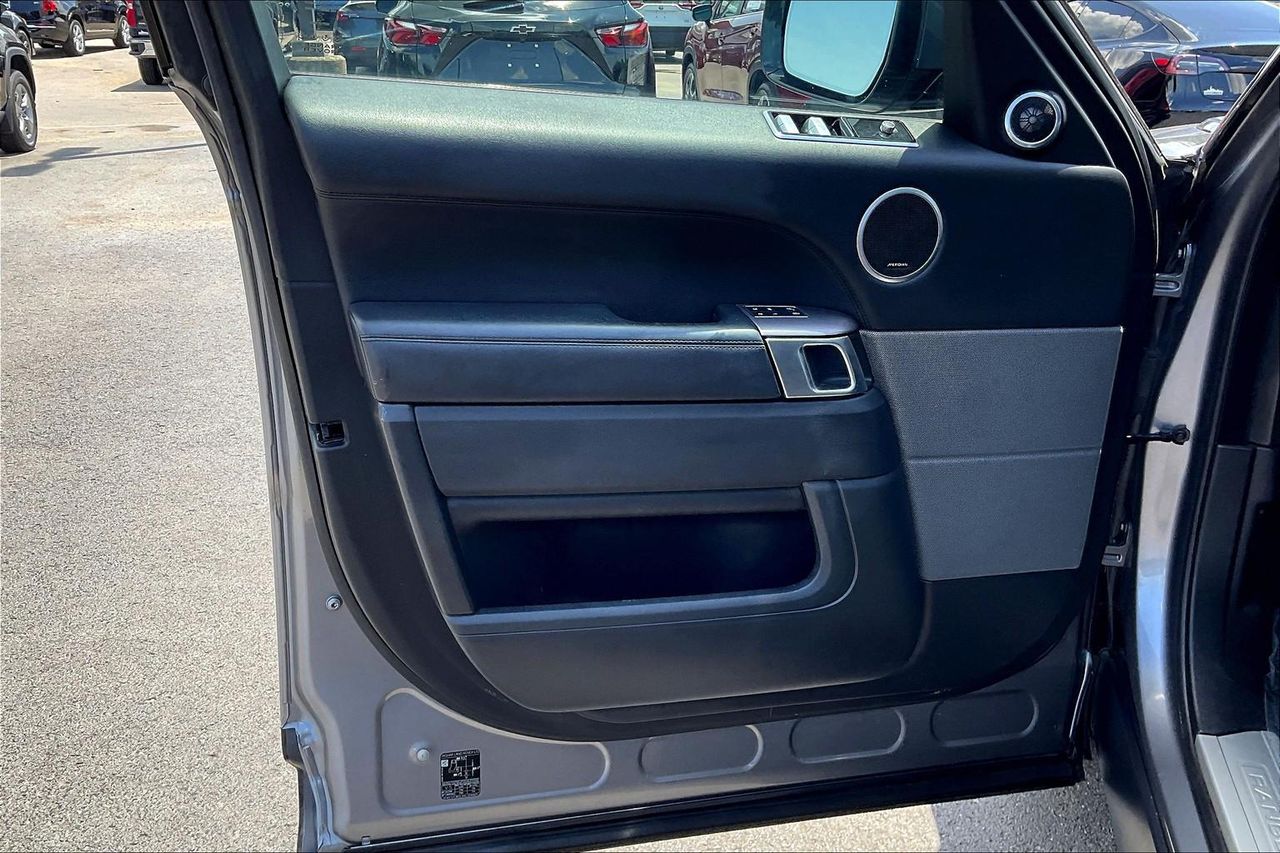 2020 Land Rover Range Rover Sport HSE photo 12