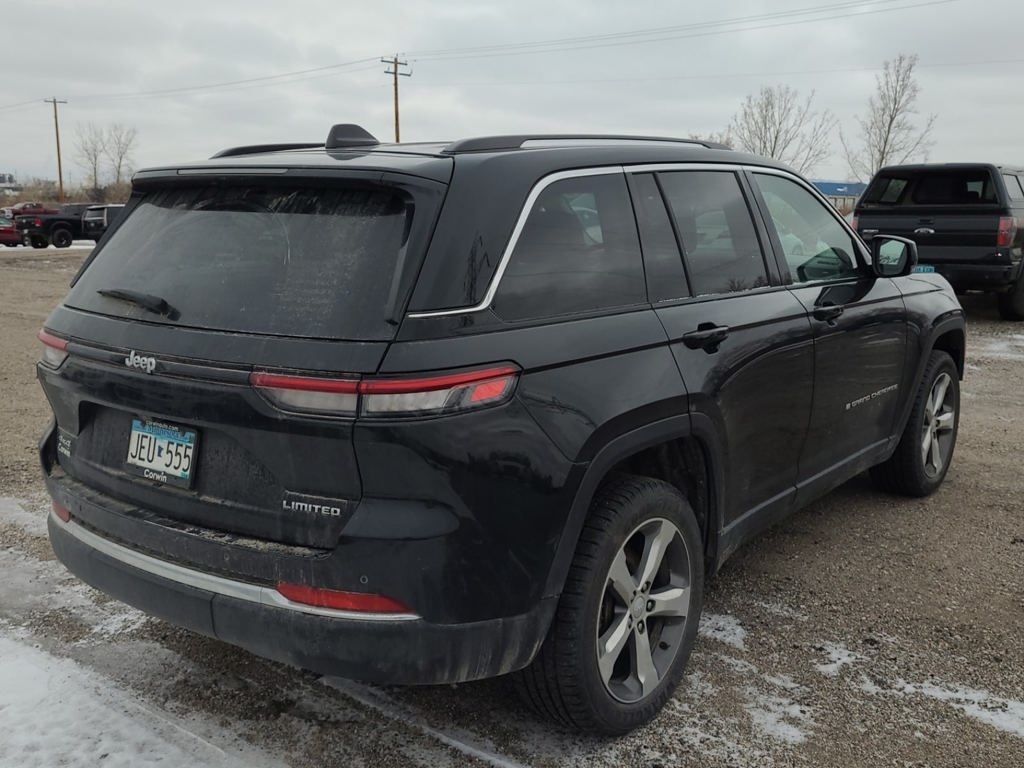2022 Jeep Grand Cherokee Limited photo 3