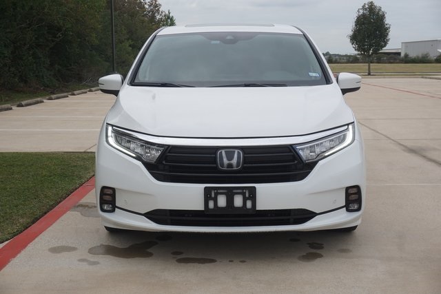 2023 Honda Odyssey Touring photo 2
