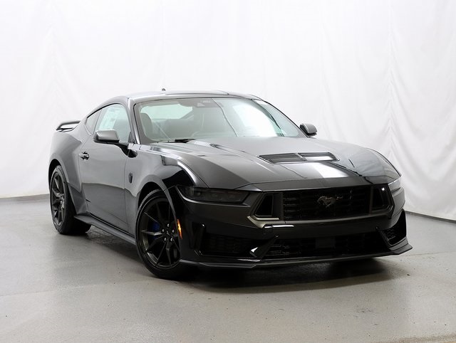 2026 Ford Mustang Dark Horse's photo