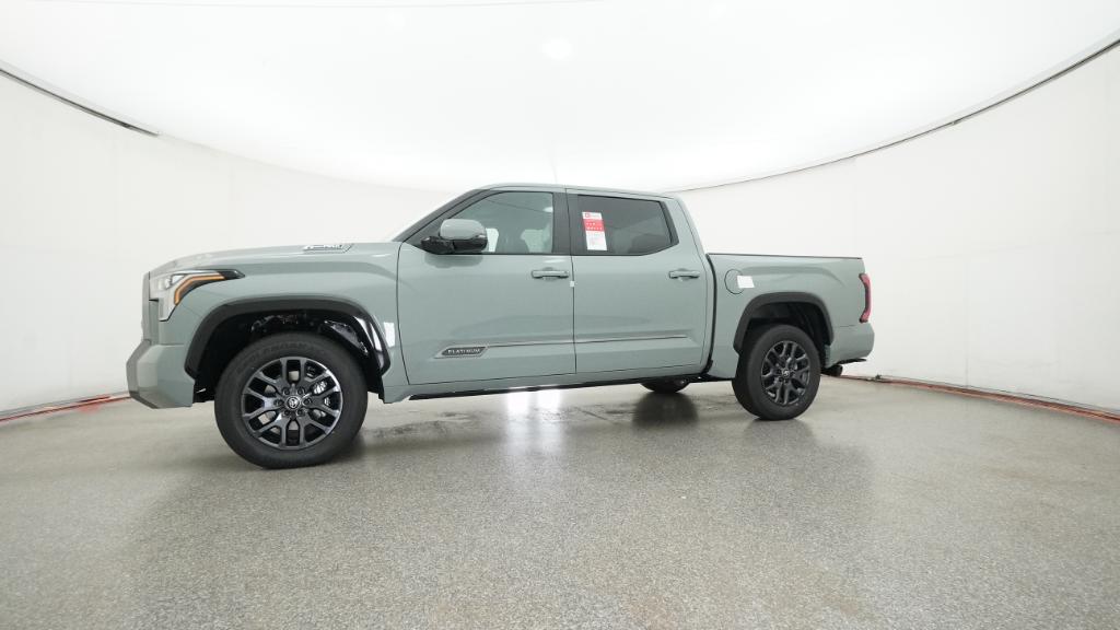 2025 Toyota Tundra Platinum CrewMax photo 24