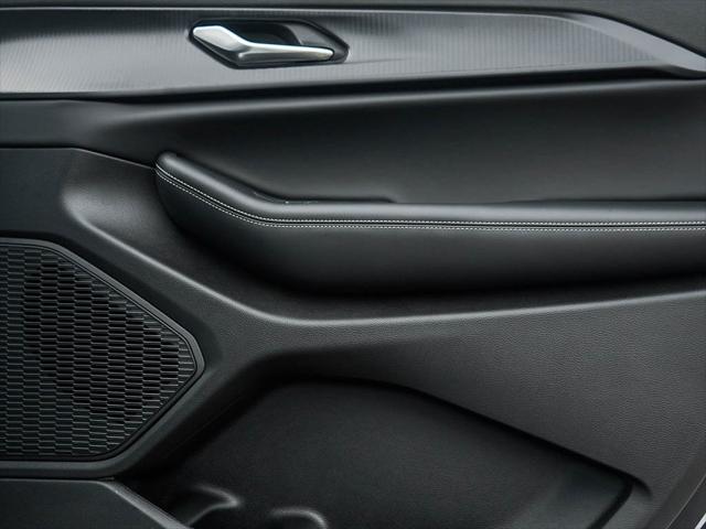 2025 Jeep Grand Cherokee Laredo photo 5