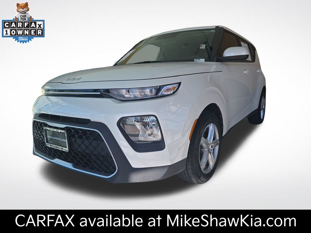 2022 Kia Soul LX's photo