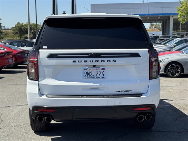 2024 Chevrolet Suburban Premier photo 3