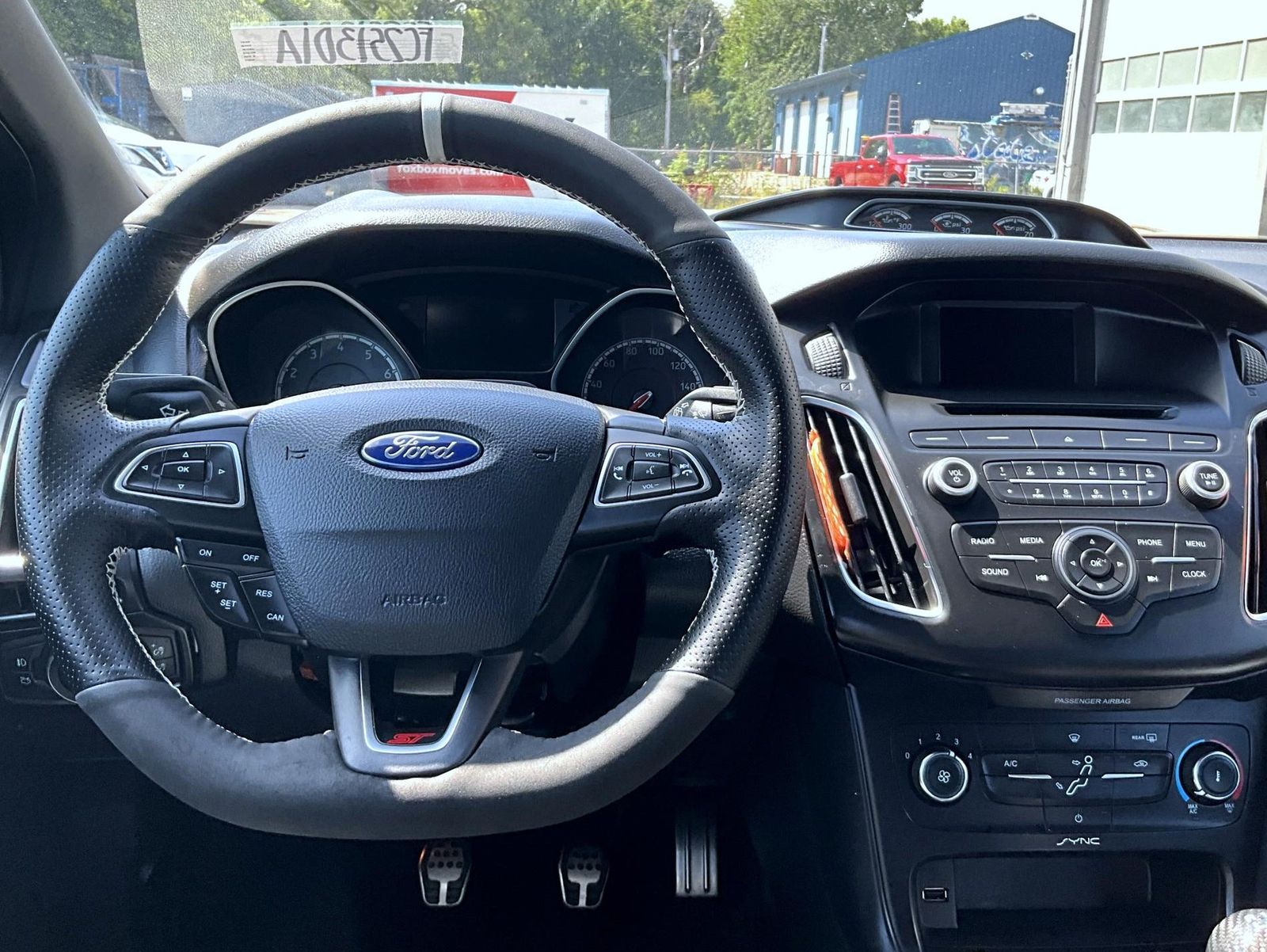 2017 Ford Focus ST photo 12