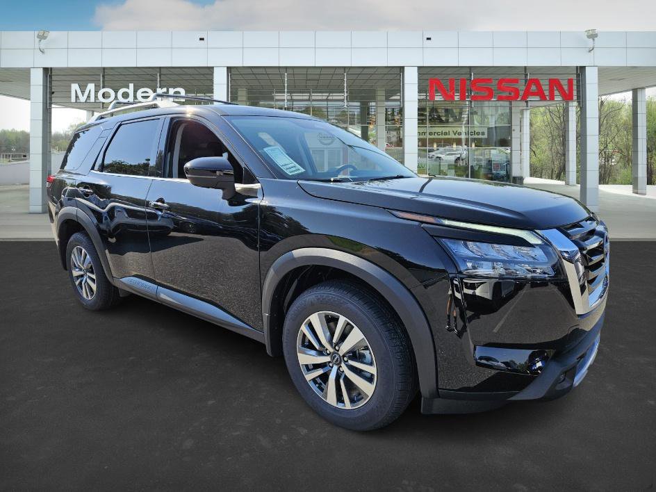 2025 Nissan Pathfinder SL photo 2