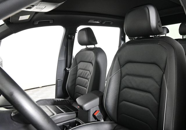 2019 Volkswagen Tiguan SEL Premium R-Line photo 4