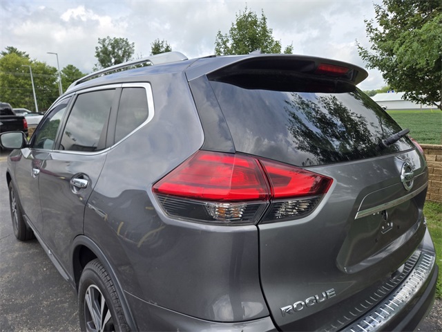 2017 Nissan Rogue SL photo 3