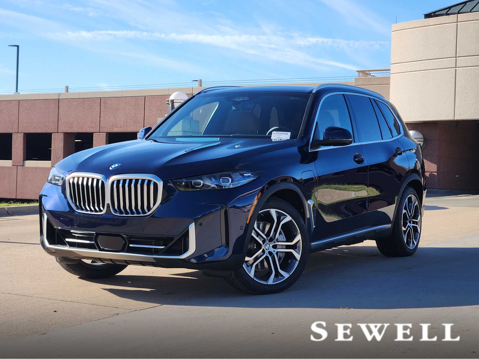 2026 BMW X5 50e's photo