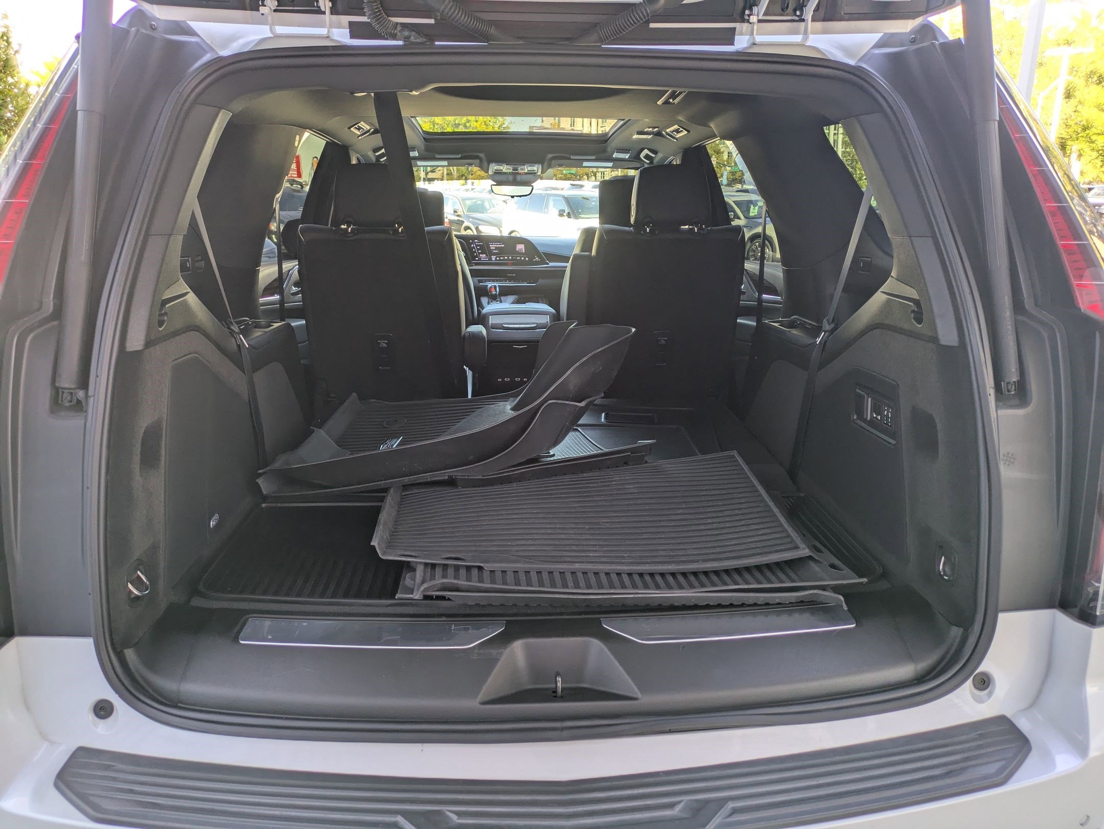 2024 Cadillac Escalade Premium Luxury photo 29