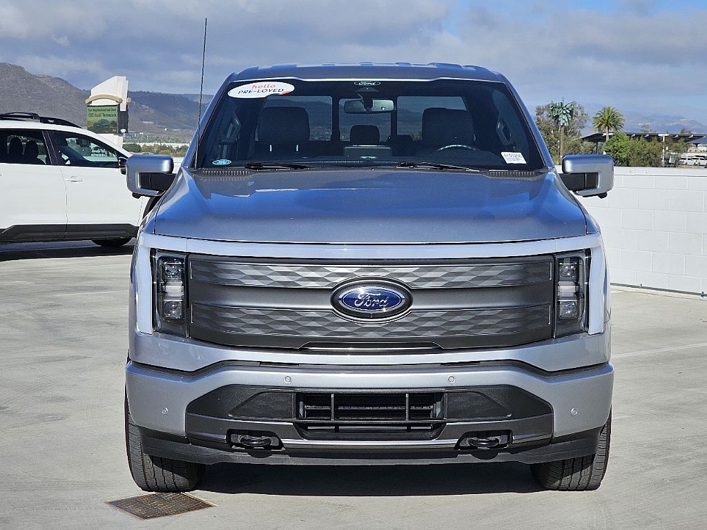 2022 Ford F-150 Lightning Lariat photo 4