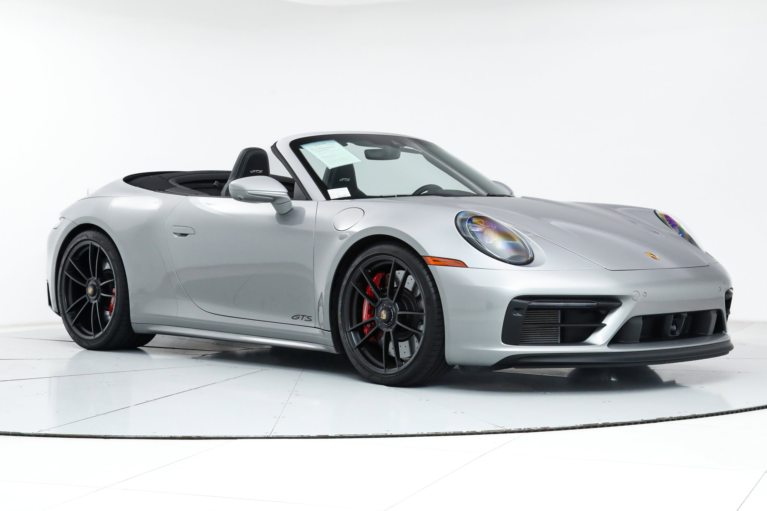 2024 Porsche 911 4 GTS Cabriolet photo 9