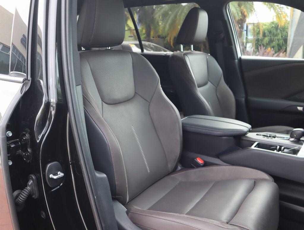 2025 Lexus TX 550h+ Luxury photo 4