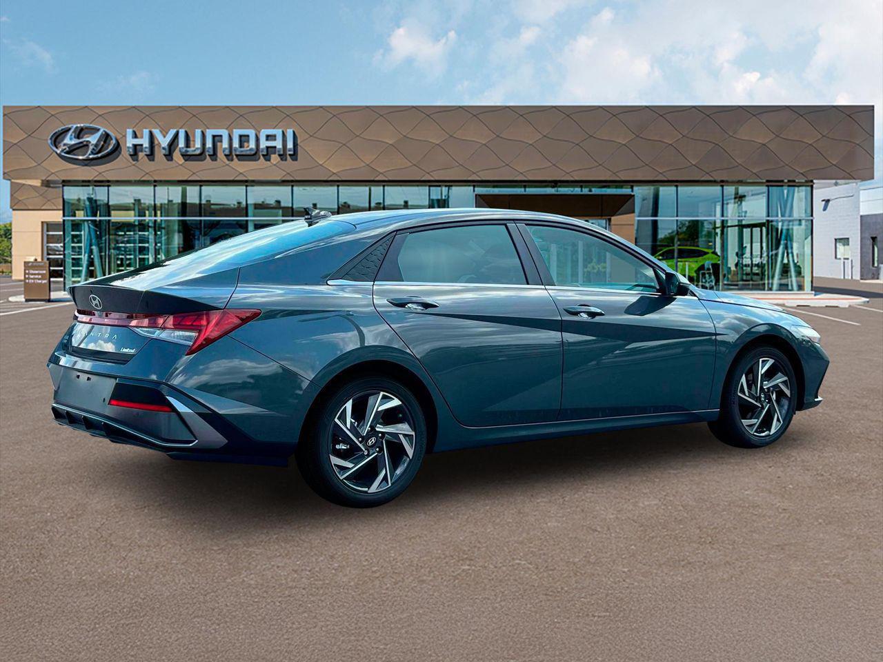 2025 Hyundai Elantra Limited photo 8