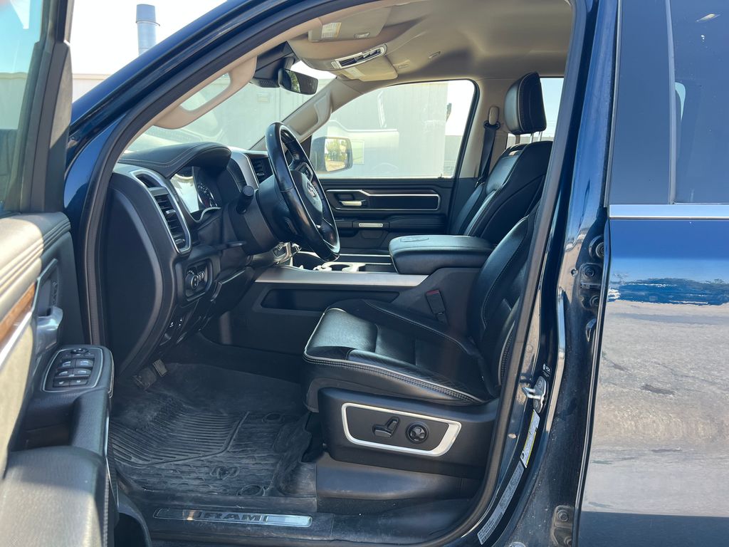 2021 Ram 1500 Laramie photo 3