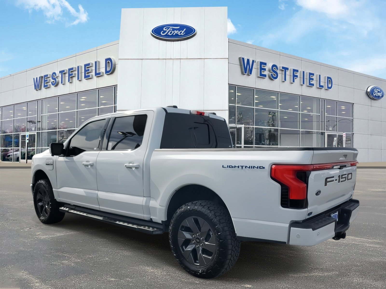 2023 Ford F-150 Lightning Lariat photo 4