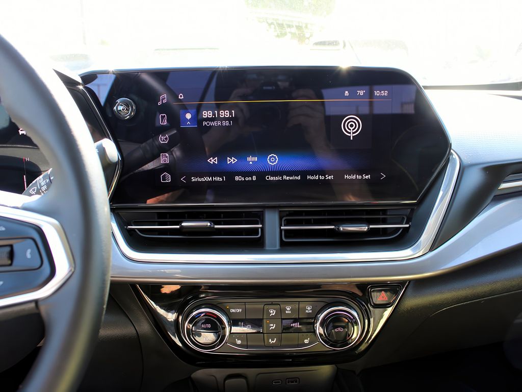 2024 Chevrolet Trax ACTIV photo 12