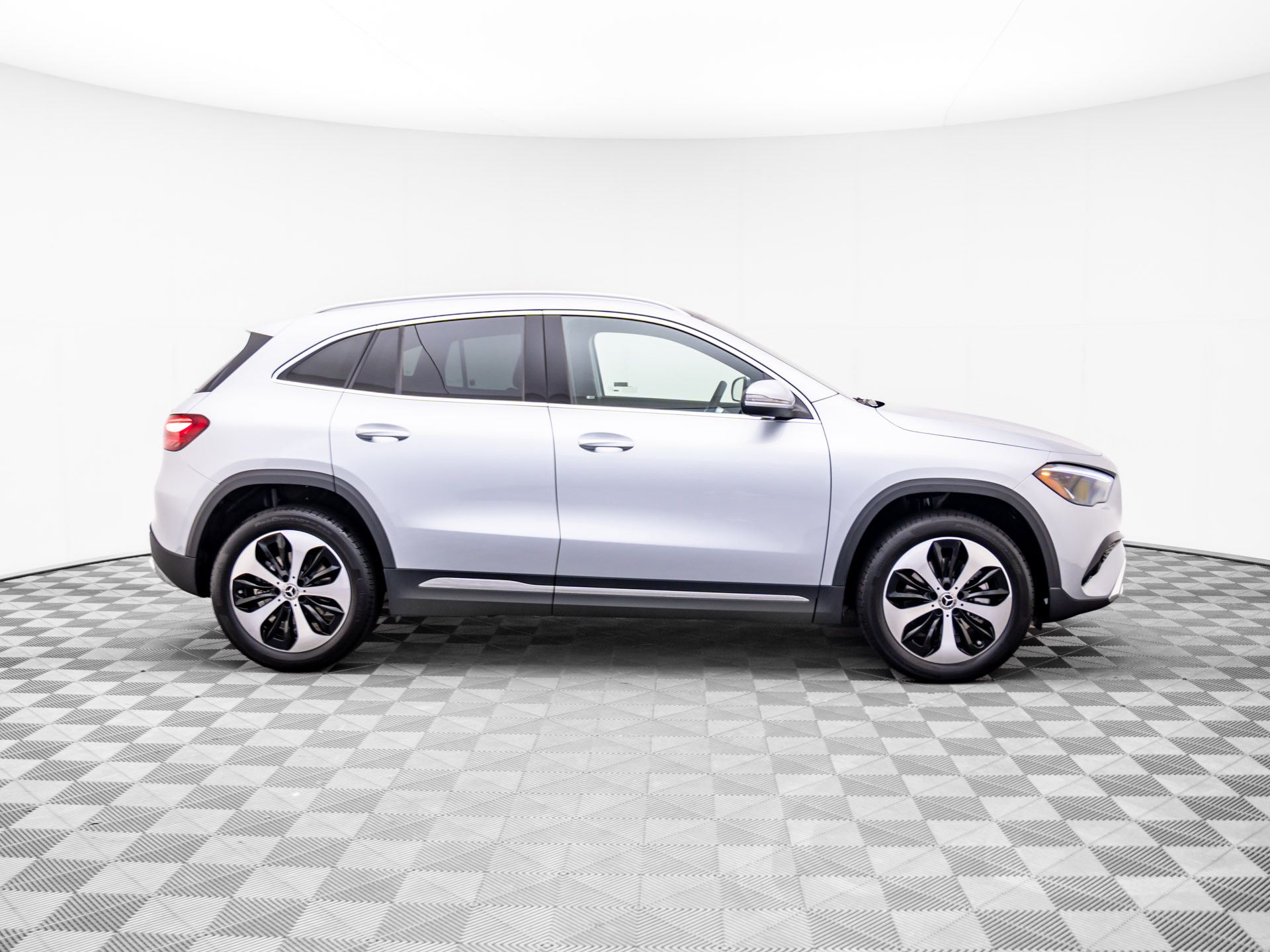 2026 Mercedes Benz GLA 250 4MATIC photo 5