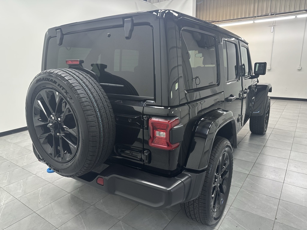 2024 Jeep Wrangler Sahara 4xe photo 4