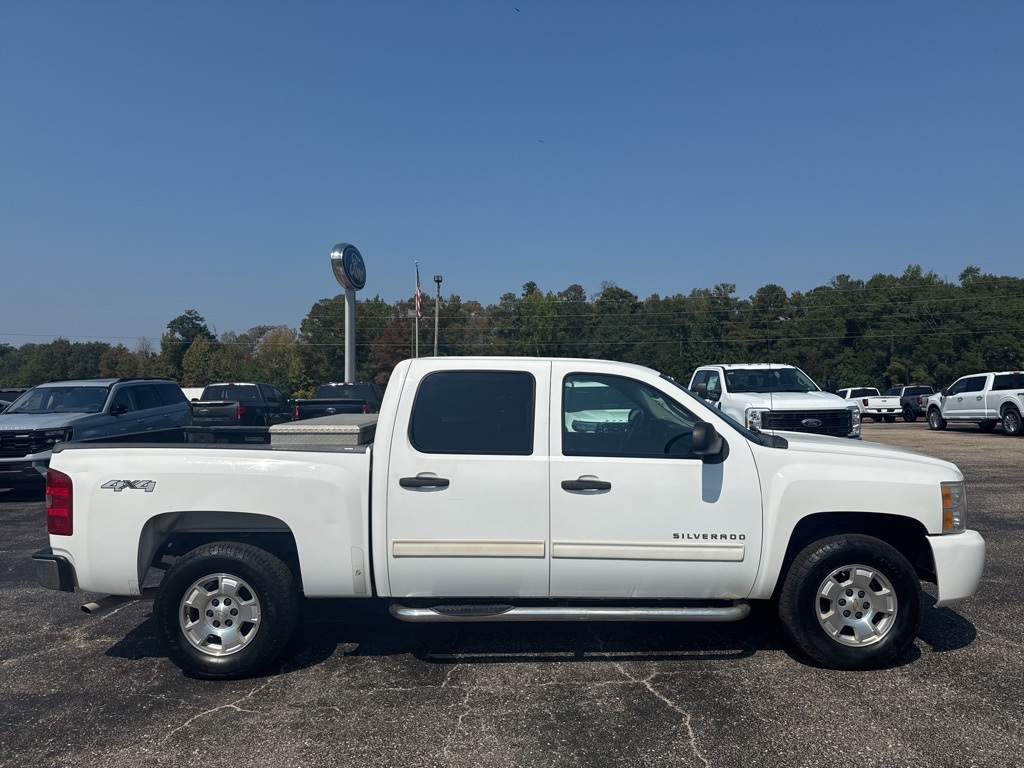 2010 Chevrolet Silverado 1500 LT photo 14