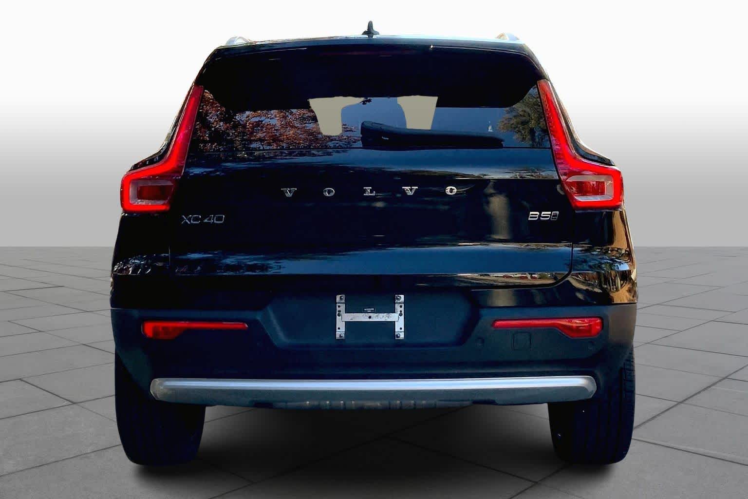 2024 Volvo XC40 Plus photo 4