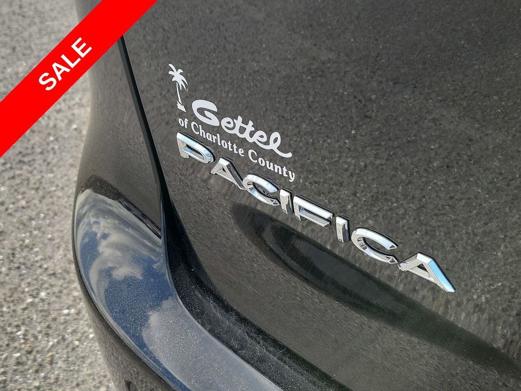 2025 Chrysler Pacifica photo 38