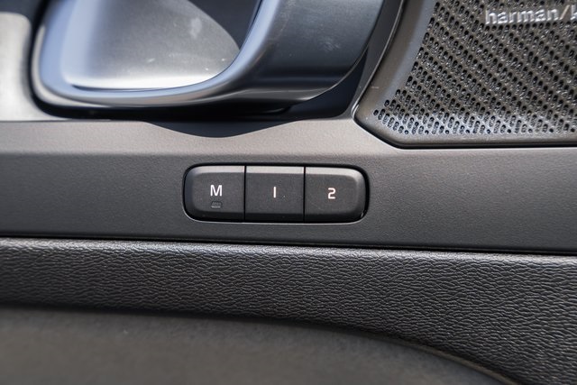 2026 Volvo XC40 Plus photo 34