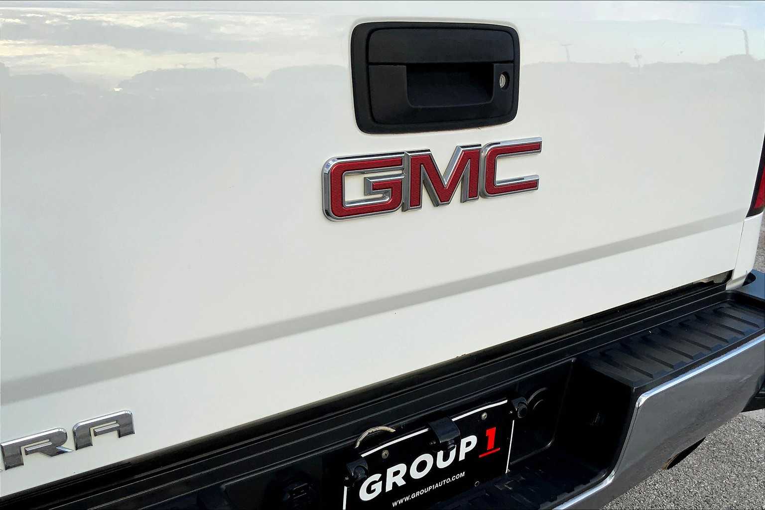 2017 Gmc Sierra Base photo 9