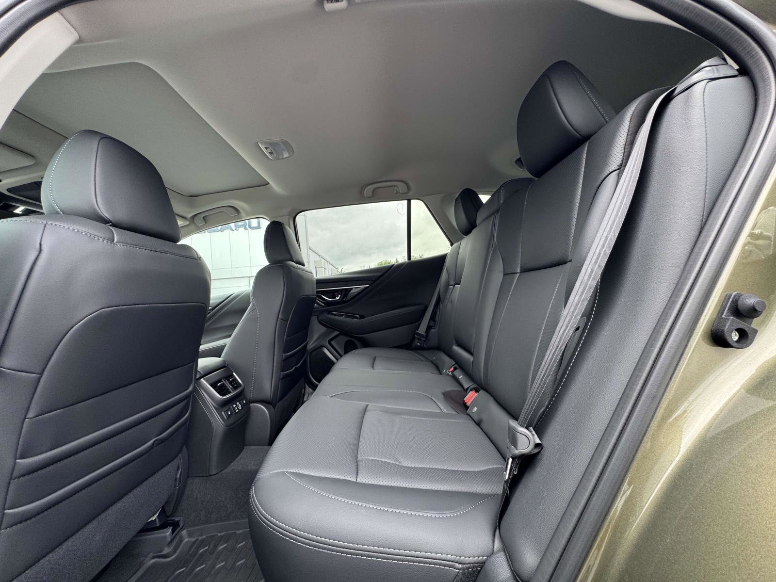 2025 Subaru Outback Touring photo 9