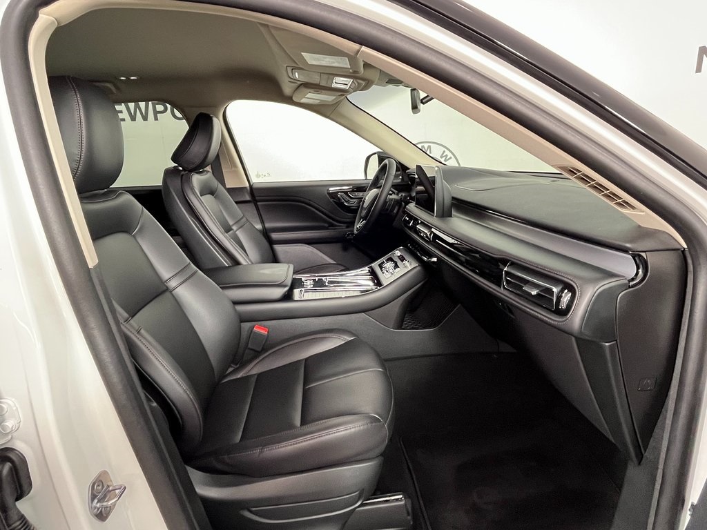 2023 Lincoln Aviator Standard photo 23