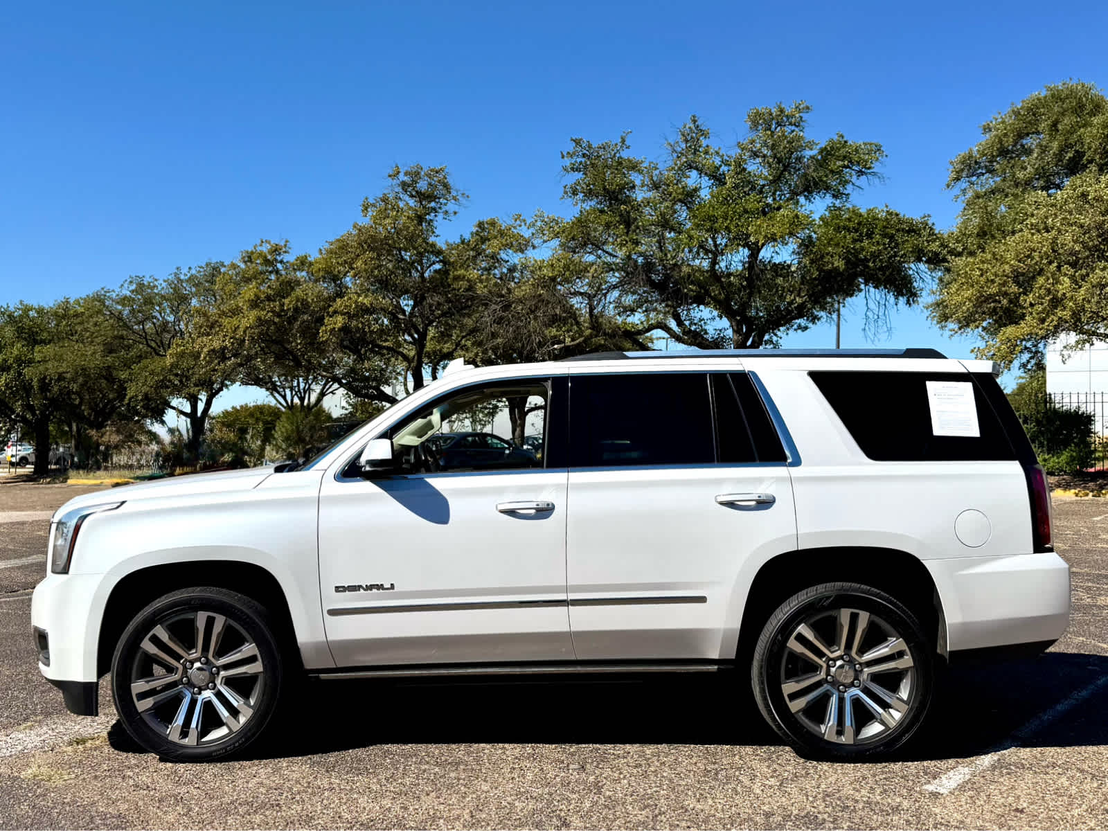 2018 Gmc Yukon Denali photo 2