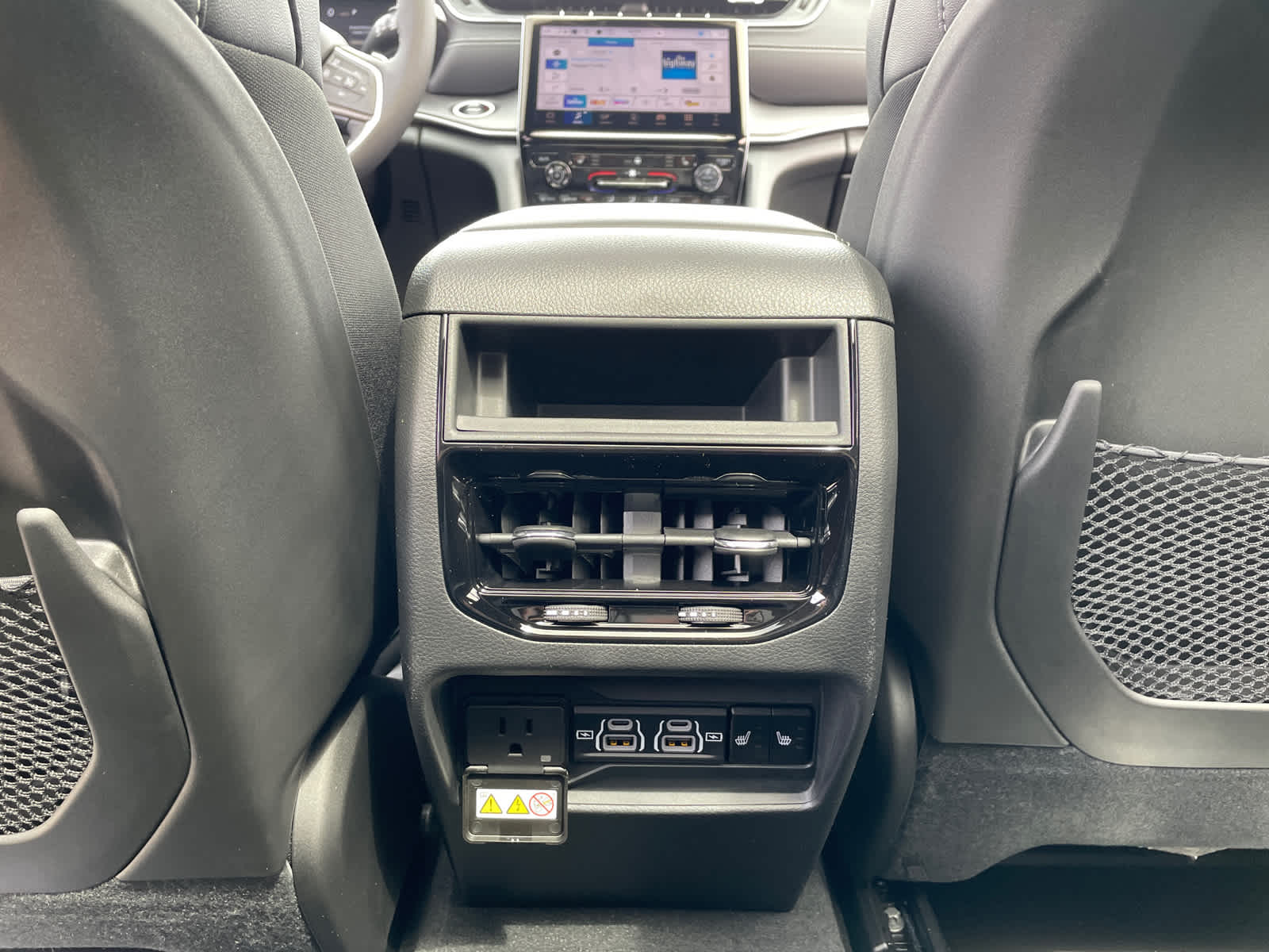 2025 Jeep Grand Cherokee Limited photo 13