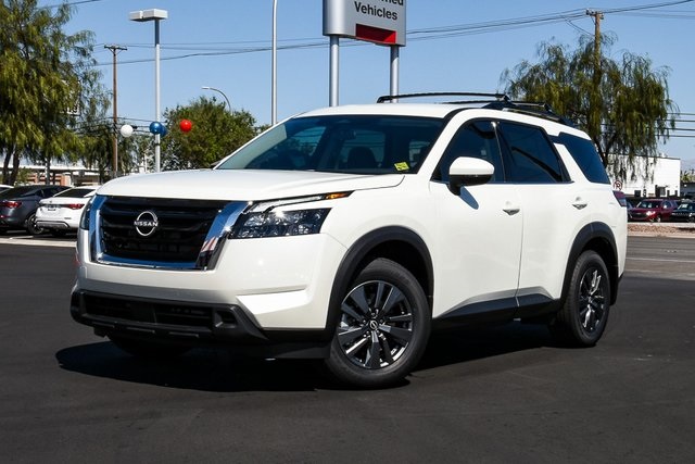 2025 Nissan Pathfinder SV's photo