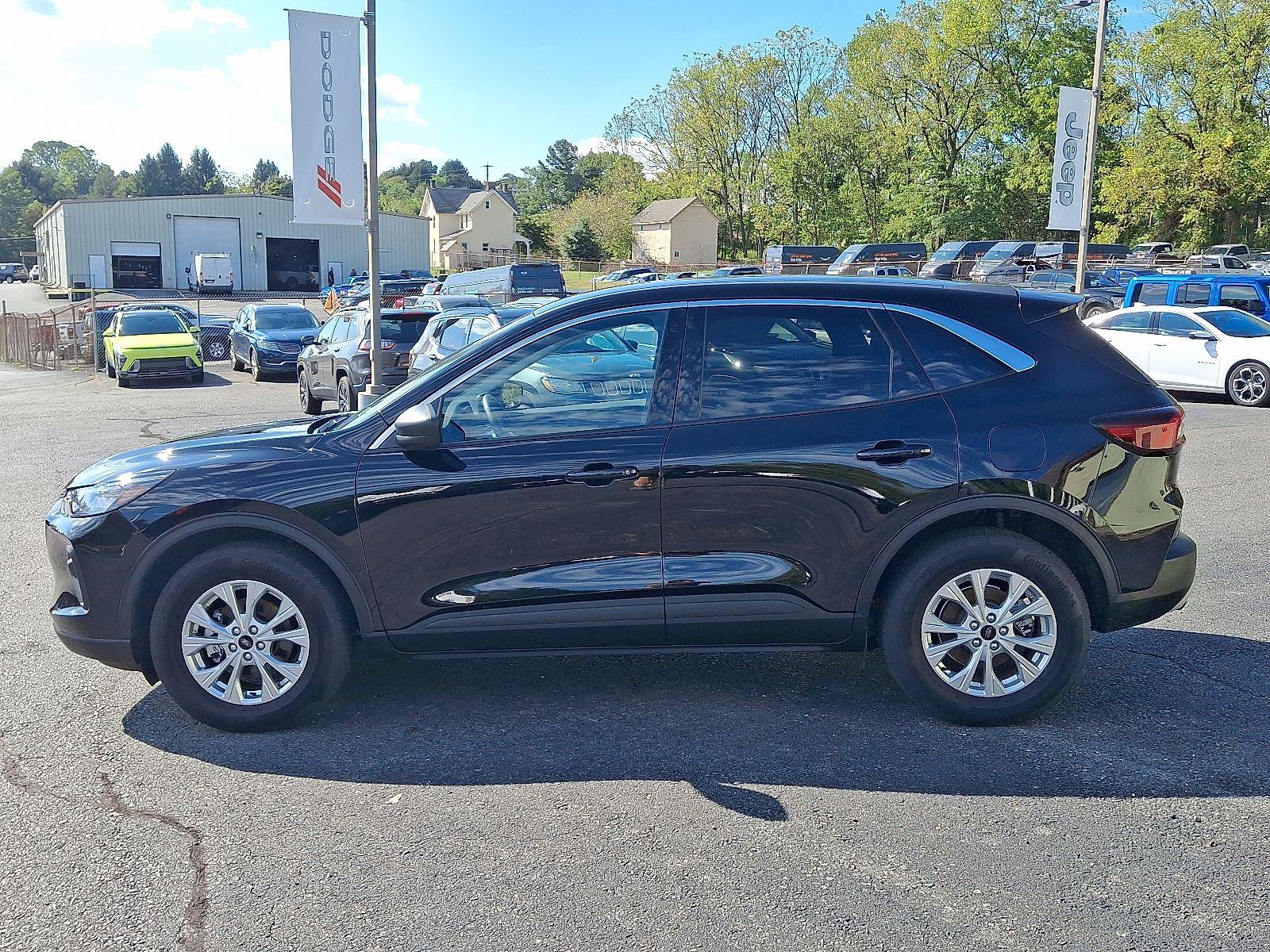 2023 Ford Escape Active photo 2