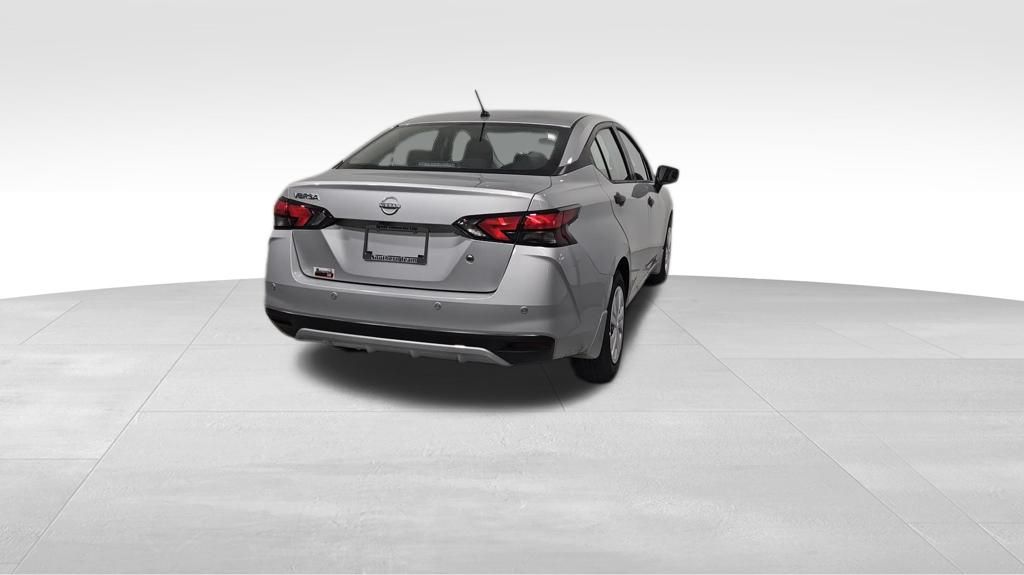 2025 Nissan Versa 1.6 S photo 5