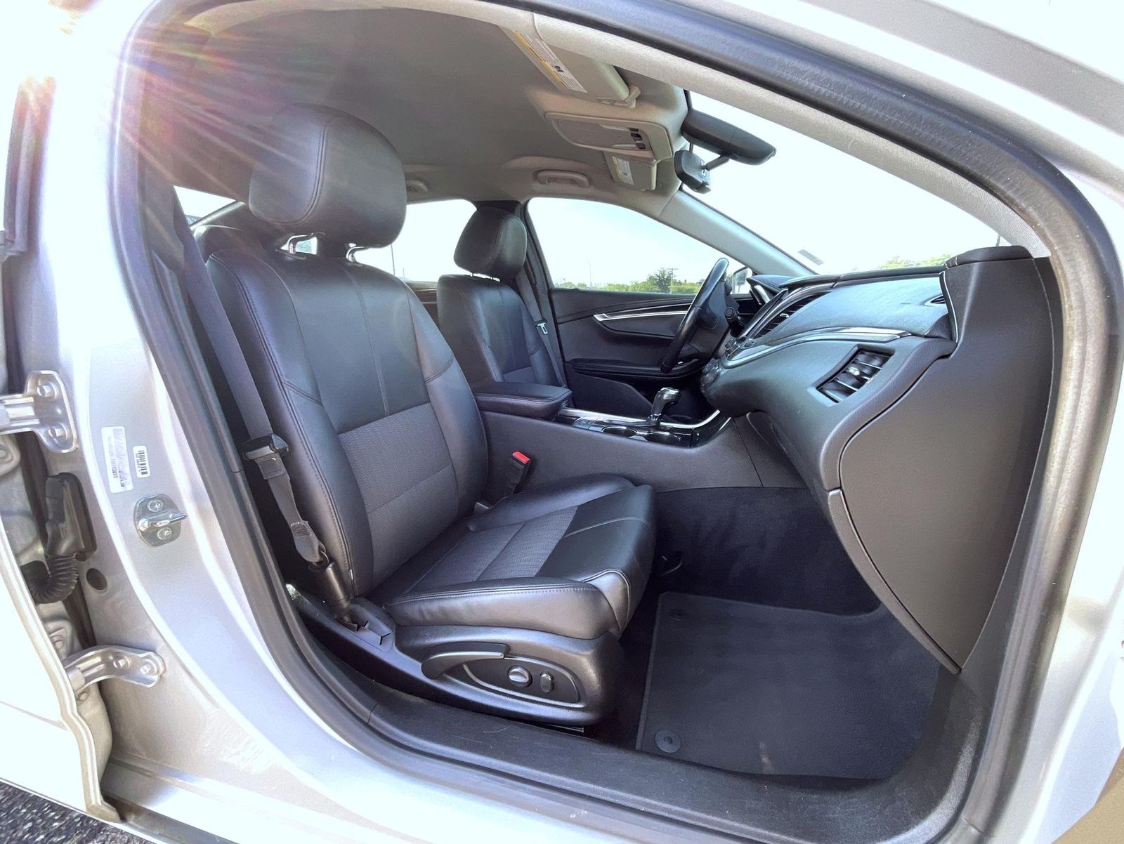2019 Chevrolet Impala 1LT photo 15