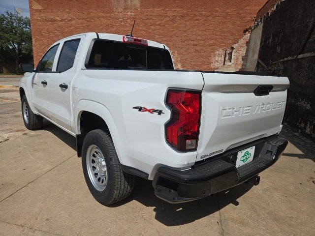 2025 Chevrolet Colorado LT photo 2