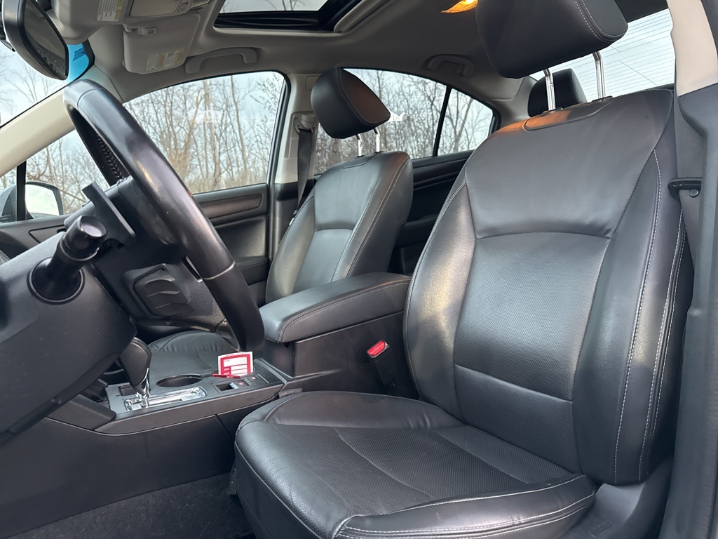 2016 Subaru Legacy 3.6R Limited photo 3
