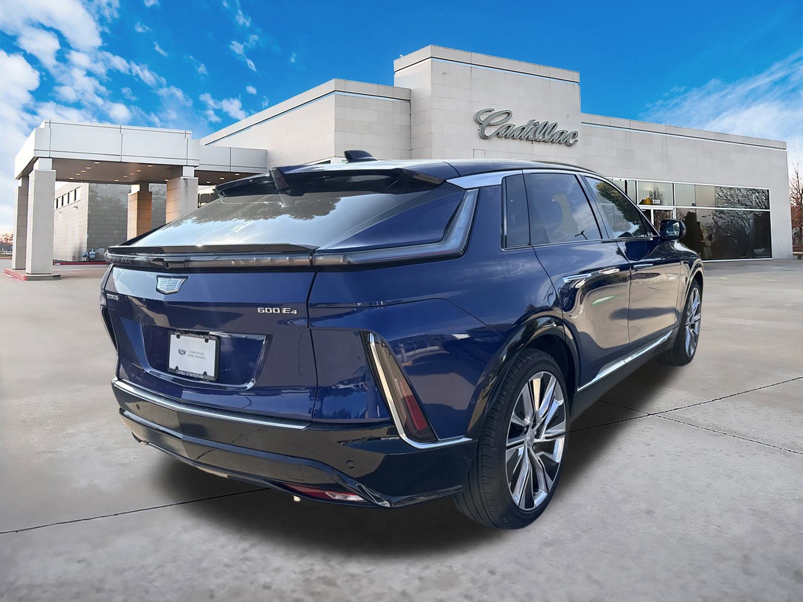 2024 Cadillac Lyriq Luxury photo 3