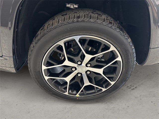 2025 Jeep Grand Cherokee Summit Reserve photo 13