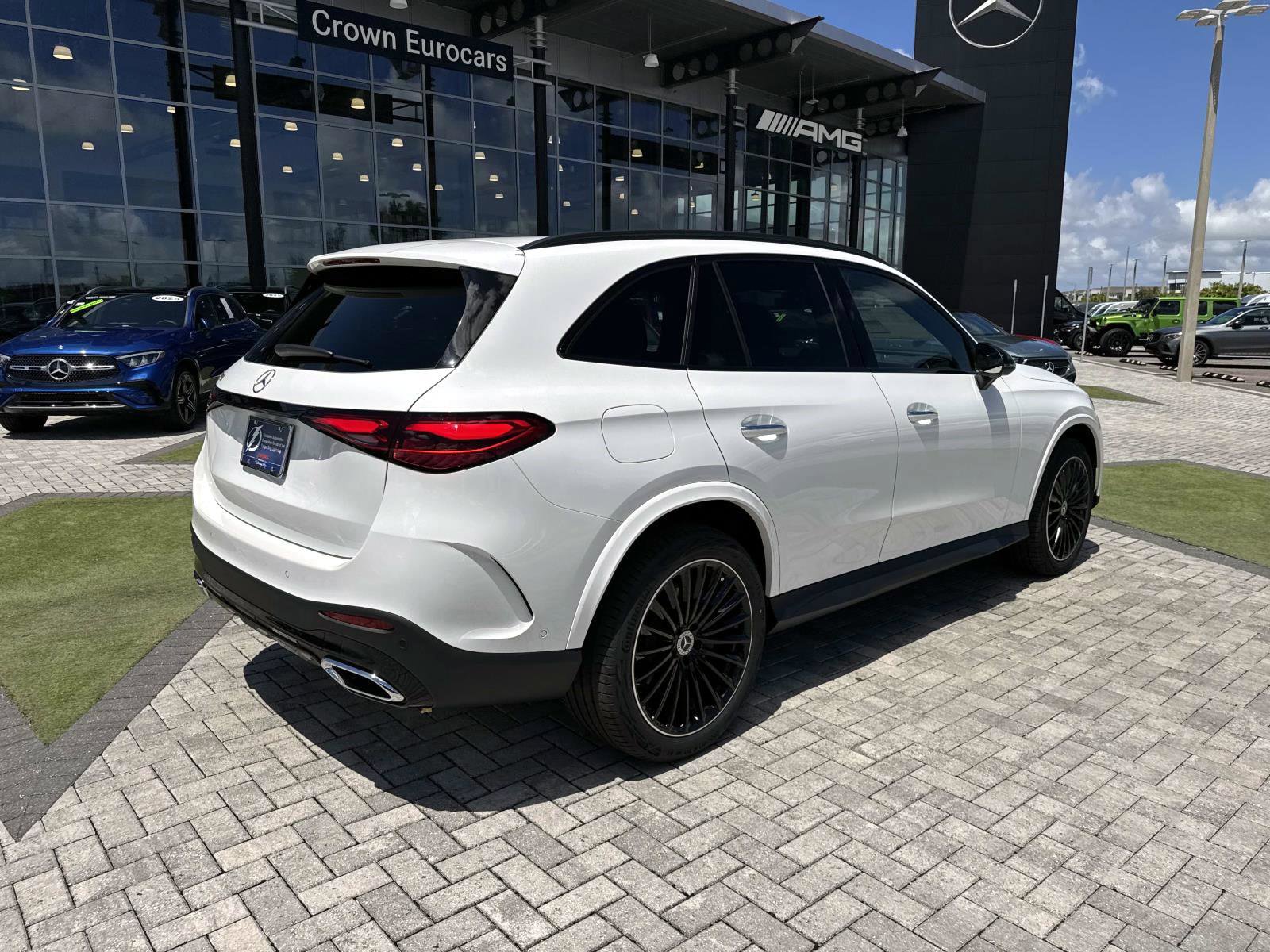 2026 Mercedes Benz GLC 300 photo 2